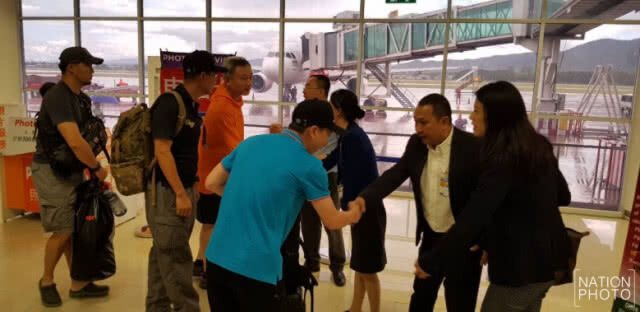 ทีมกู้ภัยจีนช่วยหา 13 ชีวิตติดถ้ำหลวง !!