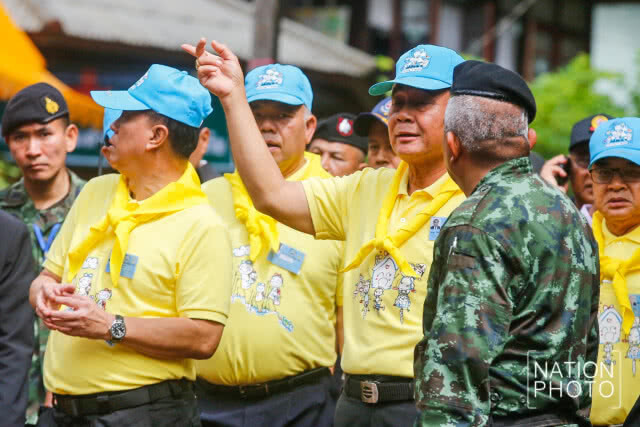 ประยุทธ์ ถึงถ้ำหลวง ตรวจเยี่ยม-ให้กำลังใจ ลั่นหากออกจากพัทยาบีชได้จะพาไปพัทยาของจริง
