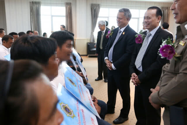 เลขาธิการ ป.ป.ส. มอบทุนประกอบอาชีพ เนื่องในวันต่อต้านยาเสพติดโลก