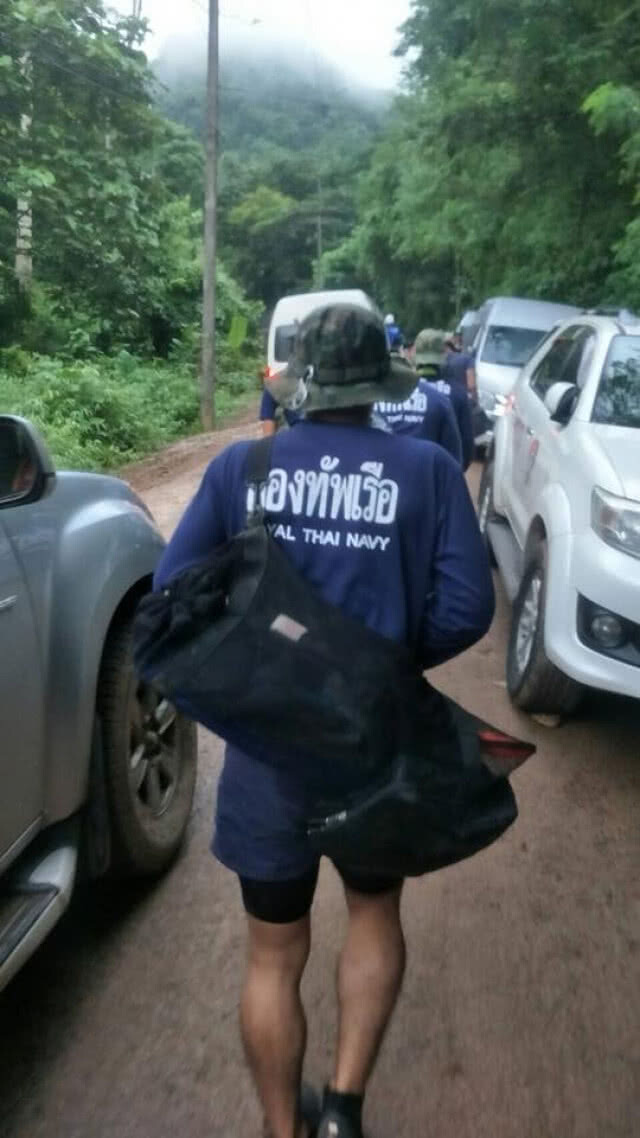 ส่งสัญญาณดี! น้ำลดเร็วขึ้น ยึดพื้นที่โถง 3 ตั้งจุดบัญชาการ