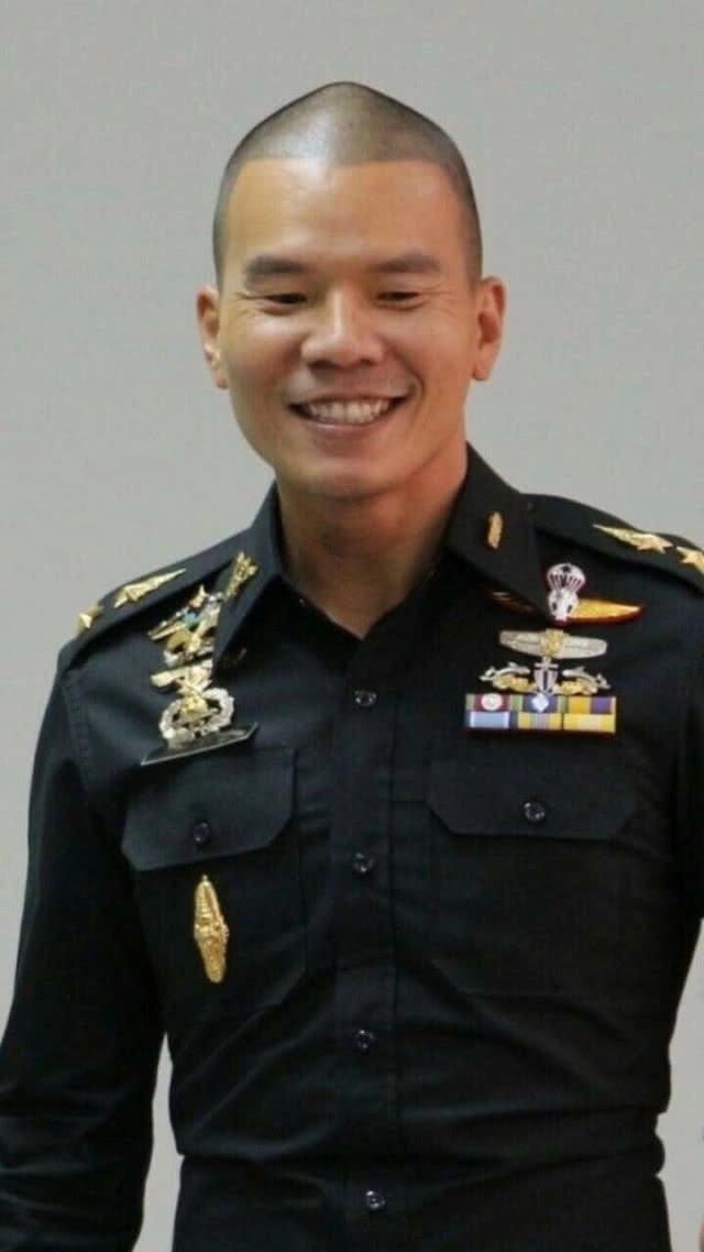 รู้จัก‘หมอภาคย์’ กับฉายา "ทหารแกร่งที่สุดในปฐพี"กับภารกิจดำน้ำกับหน่วยซีล ช่วย 13 ชีวิตติดถ้ำหลวง