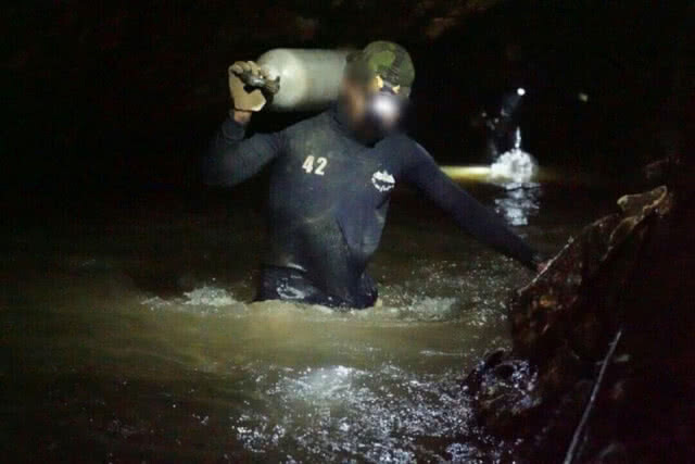 ส่งสัญญาณดี! น้ำลดเร็วขึ้น ยึดพื้นที่โถง 3 ตั้งจุดบัญชาการ