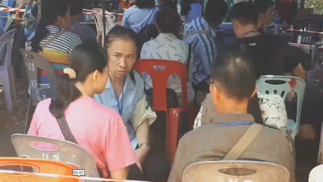 ญาติทีมหมูป่าเกาะติดสถานการณ์นักจิตวิทยาร่วมพูดคุย