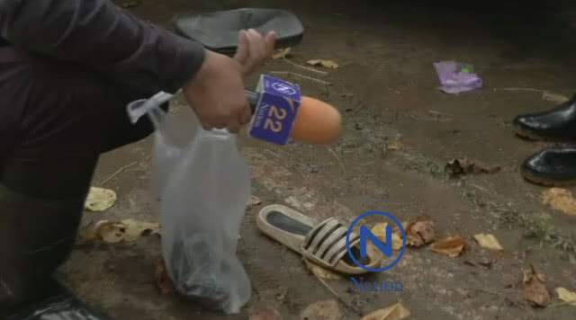(คลิป) หรือจะเป็นเบาะแสใหม่? พบรองเท้า 3 คู่จุดที่เครื่องสูบน้ำออกจากถ้ำ