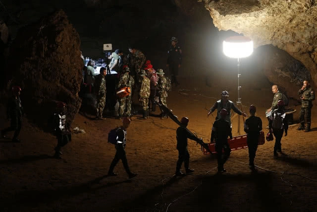 พบแล้ว!!! เด็ก 13 ชีวิตติดถ้ำหลวง