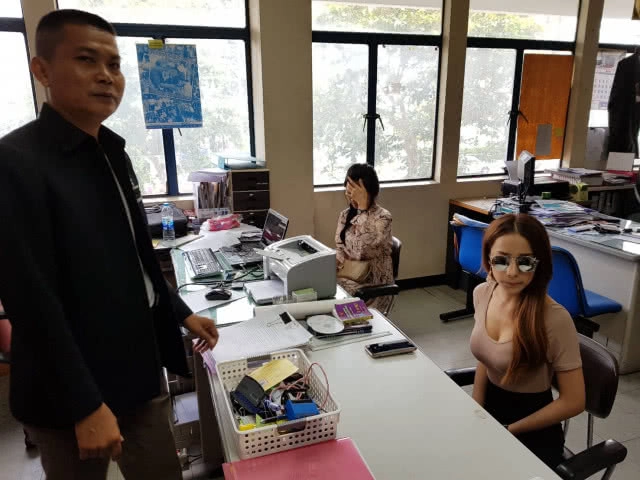 มอบตัวแล้ว!! พริ้ตตี้สาว "แมมมอส" หลังรับงานโปรโมทเว็บพนันบอล