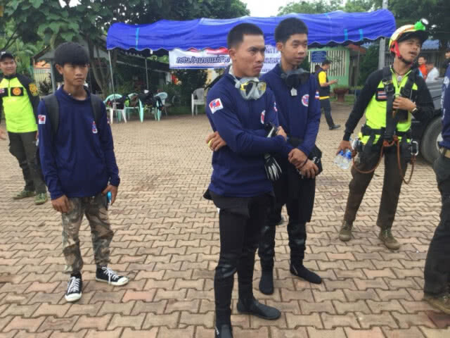 ส่งมนุษย์กบตัวเล็กเข้าพื้นที่ ค้นหาทีม "หมูป่า"
