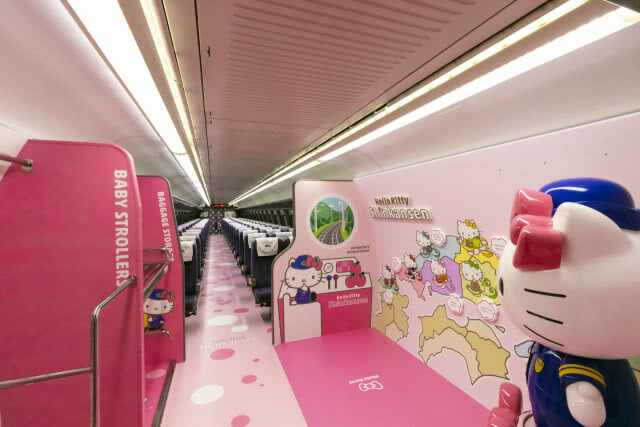 น่ารักคิกขุ!! ญี่ปุ่นเปิดให้บริการ รถไฟหัวกระสุน Hello Kitty