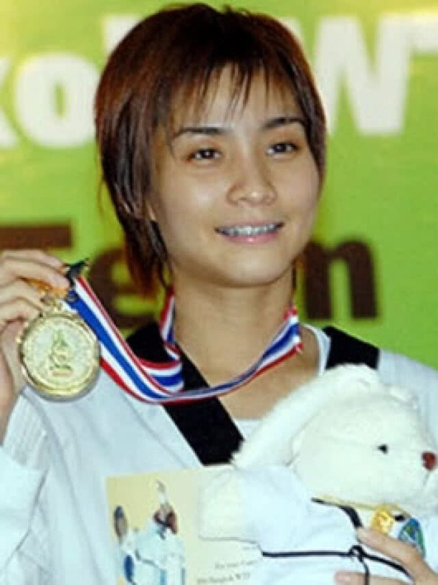 เปิดภาพ "น้องวิว" นักเทควันโดขวัญใจไทยในวันนั้น... กลายเป็นคุณแม่สุดสวยแซ่บในวันนี้