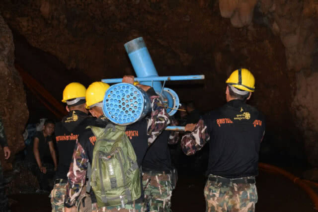บูรณาการปรับเส้นทางสัญจรกองอำนวยการ-ทางเข้าถ้ำหลวง
