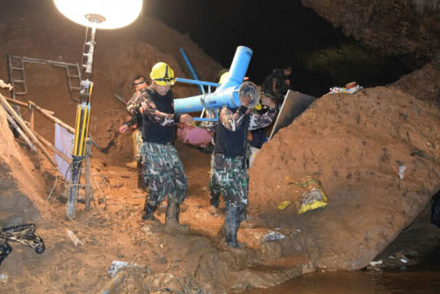 บูรณาการปรับเส้นทางสัญจรกองอำนวยการ-ทางเข้าถ้ำหลวง