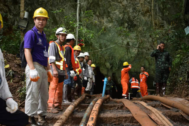 บูรณาการปรับเส้นทางสัญจรกองอำนวยการ-ทางเข้าถ้ำหลวง