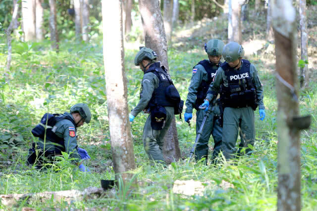 ชาวบ้านเหยียบระเบิดในสวนยางพารา เผยรายที่ 3 ในรอบ 5 วัน
