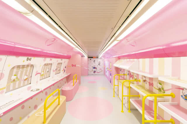 น่ารักคิกขุ!! ญี่ปุ่นเปิดให้บริการ รถไฟหัวกระสุน Hello Kitty