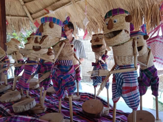 ภูมิปัญญาสร้างสรรค์สู่หมอลำหุ่นกระติบข้าว