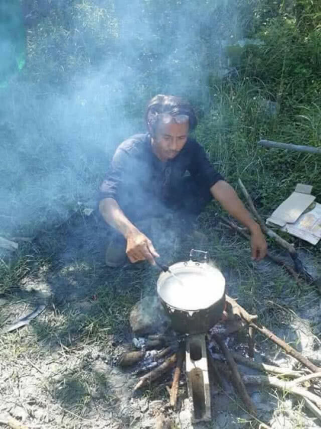 แห่แชร์ภาพ!! "คนเบื้องหลัง"ช่วยชีวิต 13 หมูป่าปลอดภัย