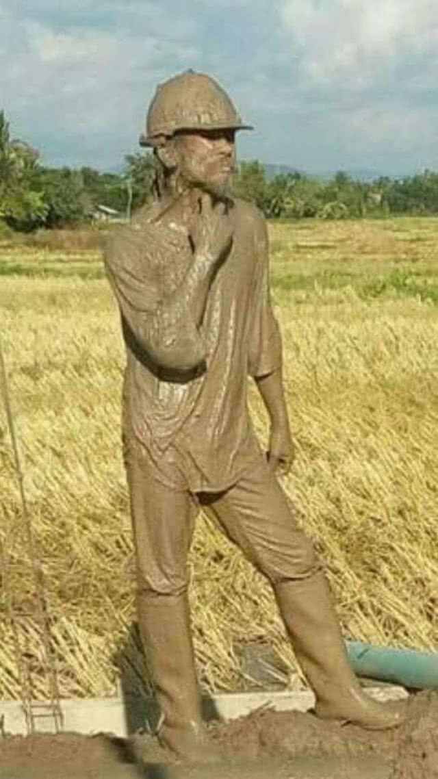 แห่แชร์ภาพ!! "คนเบื้องหลัง"ช่วยชีวิต 13 หมูป่าปลอดภัย