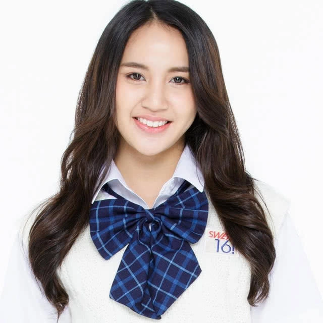 โอตะ จัดเต็ม! ซื้อป้ายโฆษณา MRTอวยพรวันเกิด "แอ๊นท์" กัปตัน SWEAT16