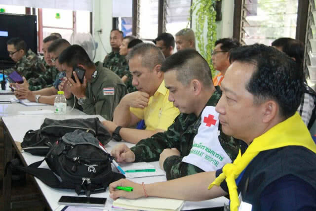 พบพร้อมกันทั่วประเทศ!!! 13 ชิวิตติดถ้ำหลวง ออกมาแข็งแรงเมื่อไหร่ จัดแถลงพร้อมกัน