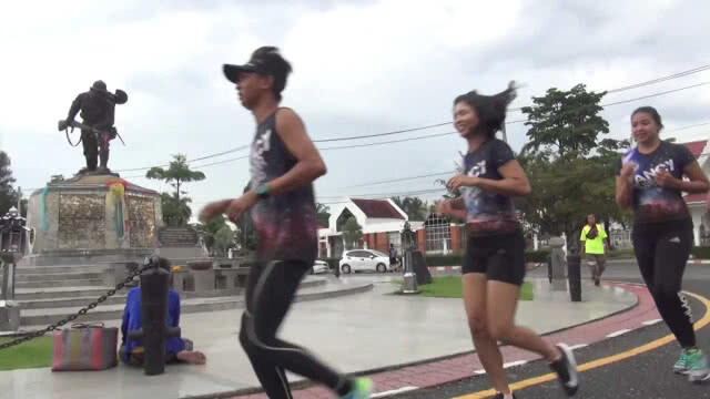 นักวิ่งนครศรีฯ วิ่งแก้บนหลังบนบานให้ 13 ชีวิตรอดปลอดภัย