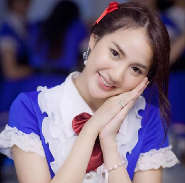 โอตะ จัดเต็ม! ซื้อป้ายโฆษณา MRTอวยพรวันเกิด "แอ๊นท์" กัปตัน SWEAT16