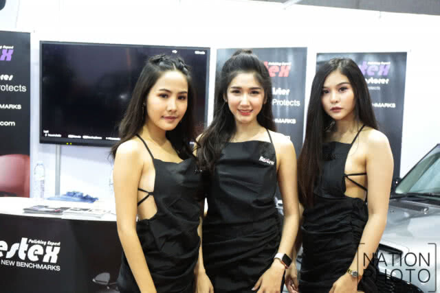 RQ จากญี่ปุ่นและสาว FHM โชว์ล้างรถที่อิมแพ็คฯ (ชมภาพชุด)