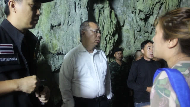 ให้ผู้ว่าฯ ณรงค์ศักดิ์ฯ อยู่ช่วย "หมูป่า" จนจบภารกิจก่อนย้ายไปพะเยา (ชมคลิป)