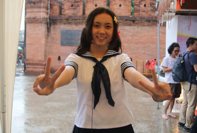 โอตะสาวคัดตัวBNK48 รุ่น2 ไม่ผ่าน สานฝัน สวมคอสเพลย์เต้นเปิดหมวกสู้ซึมเศร้า