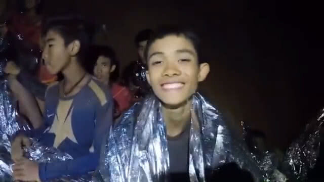 แพทย์ รพ.ธรรมศาสตร์ แนะวิธีดูแลดวงตา-อาหาร 13 ชีวิตทีมหมูป่า