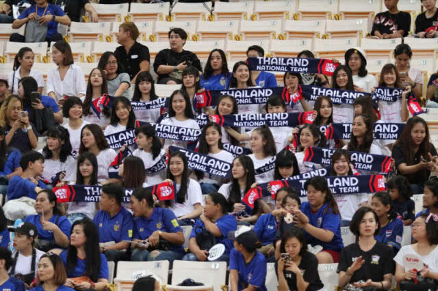 โอตะสาวคัดตัวBNK48 รุ่น2 ไม่ผ่าน สานฝัน สวมคอสเพลย์เต้นเปิดหมวกสู้ซึมเศร้า