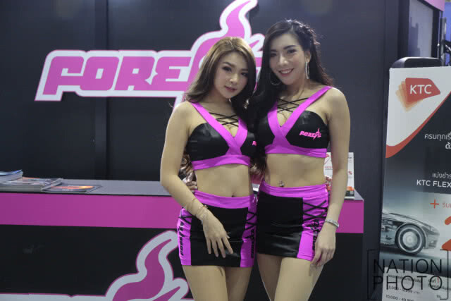 RQ จากญี่ปุ่นและสาว FHM โชว์ล้างรถที่อิมแพ็คฯ (ชมภาพชุด)