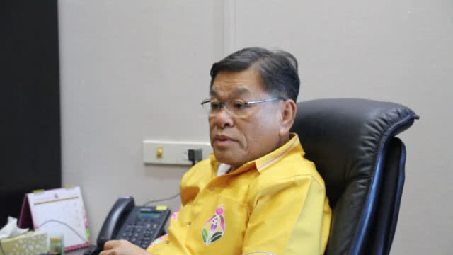 เอาอีกแล้ว! บ้านสุขาวดีปูพรมทำบันไดทับทางเท้าฟุตปาธสาธารณะ(มีคลิป)