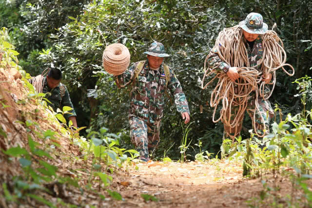 กลุ่มเก็บรังนกของเกาะลิบง เตรียมสำรวจโพรงถ้ำ หลังทหารโทรตามให้กลับมาช่วยภารกิจ 'หน่วยซีล'
