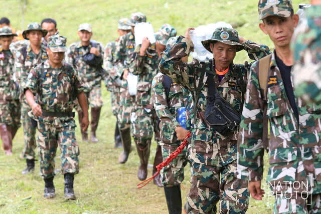 สำรวจโพรงถ้ำหาทางเข้าเนินนมสาว