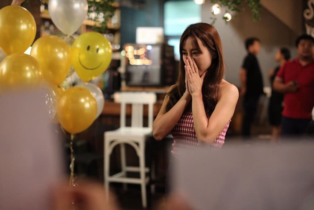 แฟนคลับเซอร์ไพรส์" วีเจจ๋า" น้ำตาซึม แฟนคลับเซอร์ไพรส์" วีเจจ๋า" น้ำตาซึม