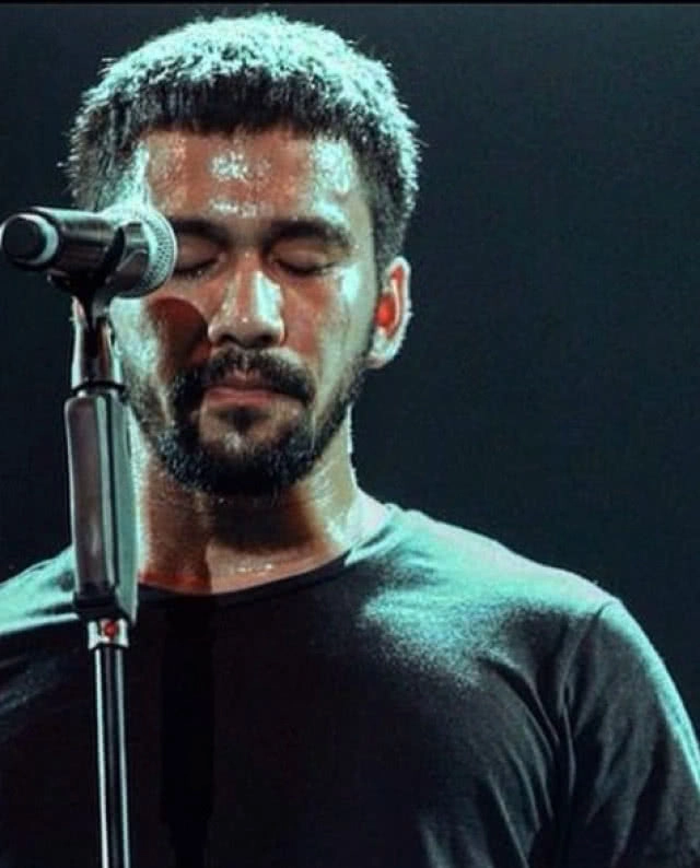 อะไรยังไง 'แนท' เดือดปุด!  โพสต์จอดำ"โครตเลว"' พร้อมคอมเม้นท์ "ผู้ชายก็ชั่ว ผู้ ญ ก็เลววว พออ" 