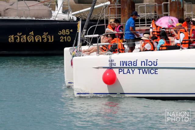 (ภาพชุด) นทท.จีนแห่ท่องทะเลภูเก็ตอีกครั้ง!!! หลังเหตุเรือล่ม