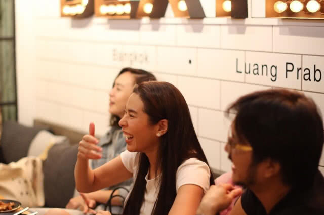 แฟนคลับเซอร์ไพรส์" วีเจจ๋า" น้ำตาซึม