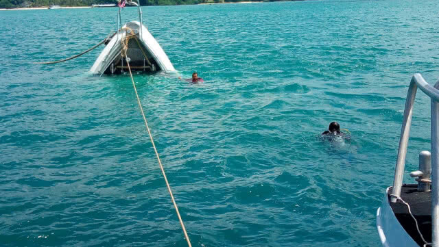 พบอีก 1 ศพ ใกล้เกาะไม้ท่อน เหลือผู้สูญหายอีก 4 ราย เหตุเรือฟินิกซ์ล่ม