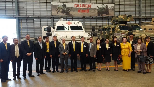 มาดามรถถังพาคณะ สนช.เปิดตัวรถพยาบาลเกราะ ล้อยางคันแรกของโลก