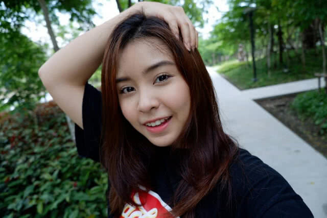 "ตาหวาน BNK48" ทนไม่ไหว!! โอตะดักถ่ายรูปหน้าห้องน้ำ
