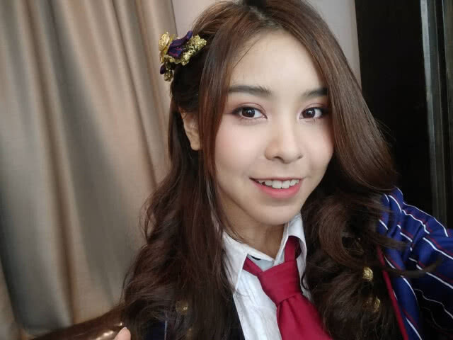 "ตาหวาน BNK48" ทนไม่ไหว!! โอตะดักถ่ายรูปหน้าห้องน้ำ
