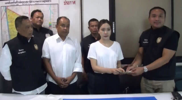 นศ.สาวลืมเงิน 10 ล้านวอน บนแท็กซี่ตำรวจช่วยตาม 1 ชม.ได้คืน(มึคลิป)