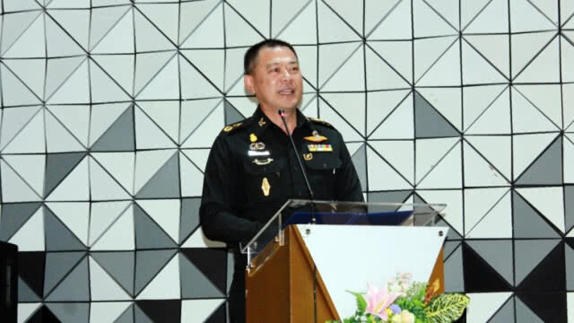 "กำนันคนดัง" ฉะรัฐบาล "ประยุทธ์" ทำให้คนขี้เกียจ