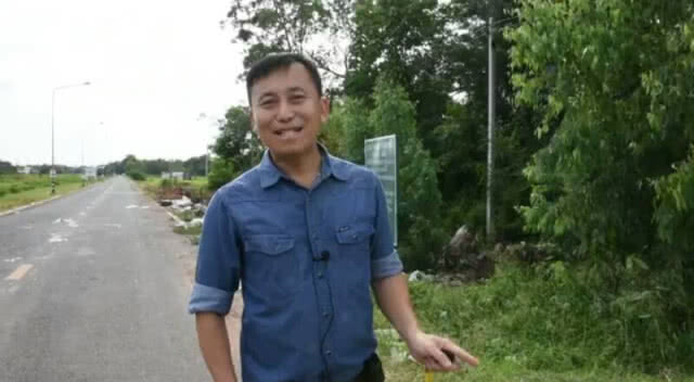 ชาวเมืองช้าง ร้องคนลักลอบทิ้งขยะริมถนนยาวกว่า 1 กม.