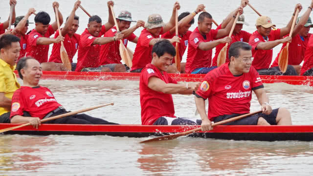 ปทุมธานี เปิดฤดูการแข่งขันเรือยาวชิงถ้วยพระราชทาน