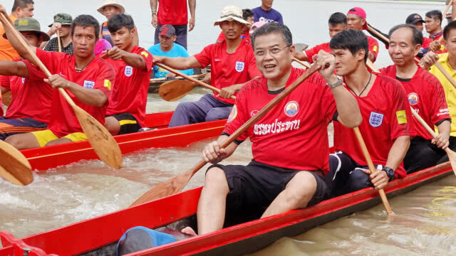 ปทุมธานี เปิดฤดูการแข่งขันเรือยาวชิงถ้วยพระราชทาน