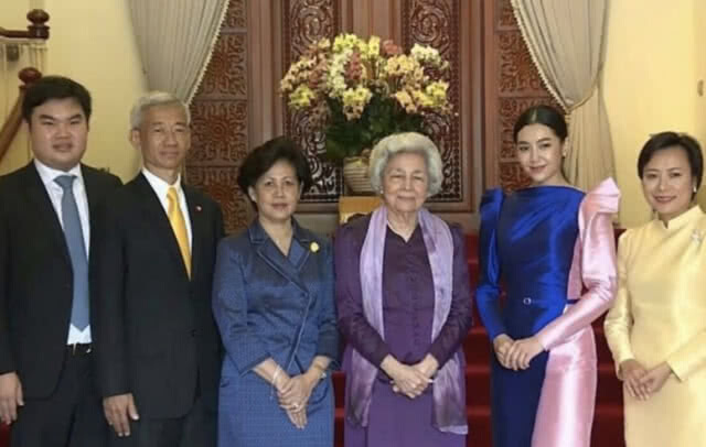 ถือเป็นเกียรติสูงสุด!!! "เบลล่า" ได้รับเกียรติเข้าเฝ้า "พระราชินีแห่งกัมพูชา" (คลิป)