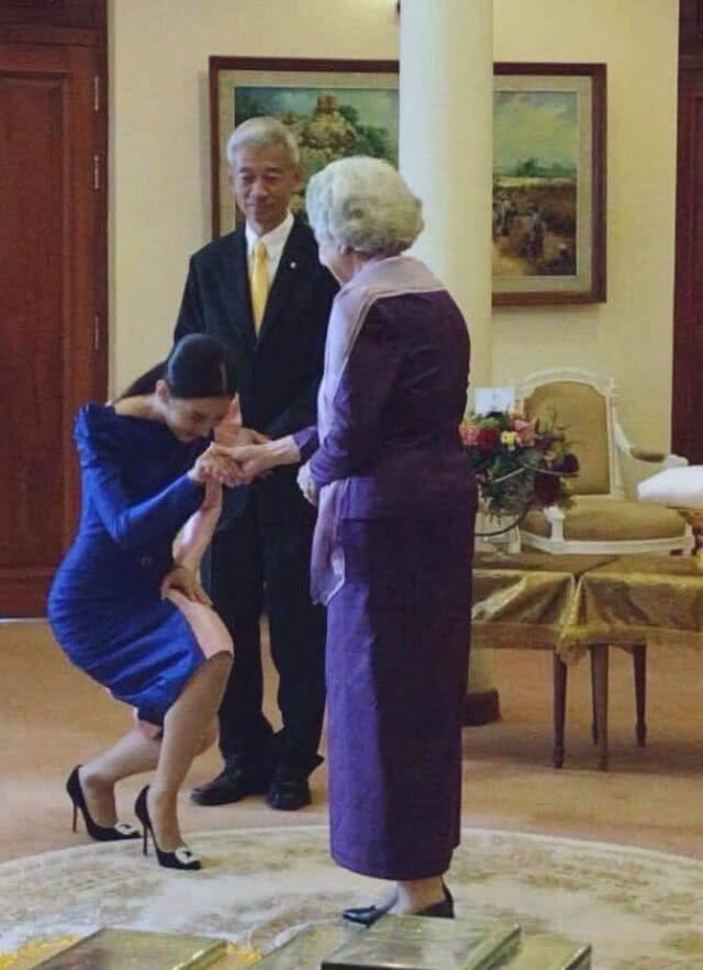 ถือเป็นเกียรติสูงสุด!!! "เบลล่า" ได้รับเกียรติเข้าเฝ้า "พระราชินีแห่งกัมพูชา" (คลิป)
