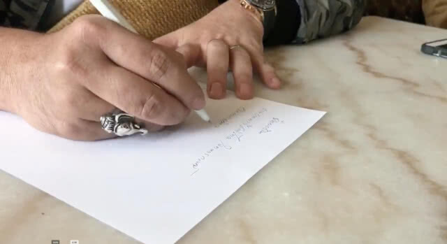 (คลิป) "บ่าววี" แต่งเนื้อร้องกันสดๆ!!! เพลงยกย่องวีรกรรม "จ่าแซม"